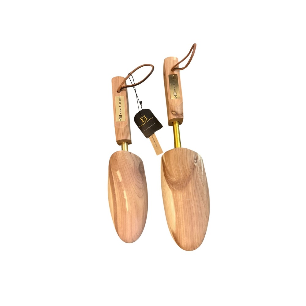 Cedar Shoe Trees – Mismatched Pair CW22 W Medium & CW12 M Medium Wood Shoe Tree